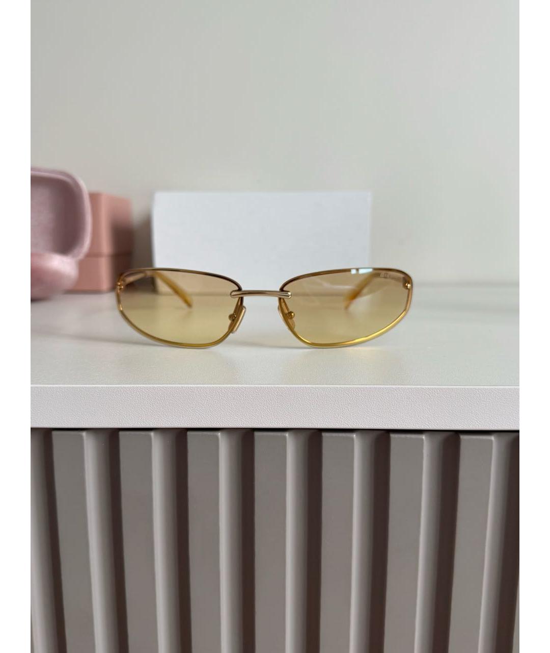 MIU MIU Золотые металлические солнцезащитные очки, фото 4