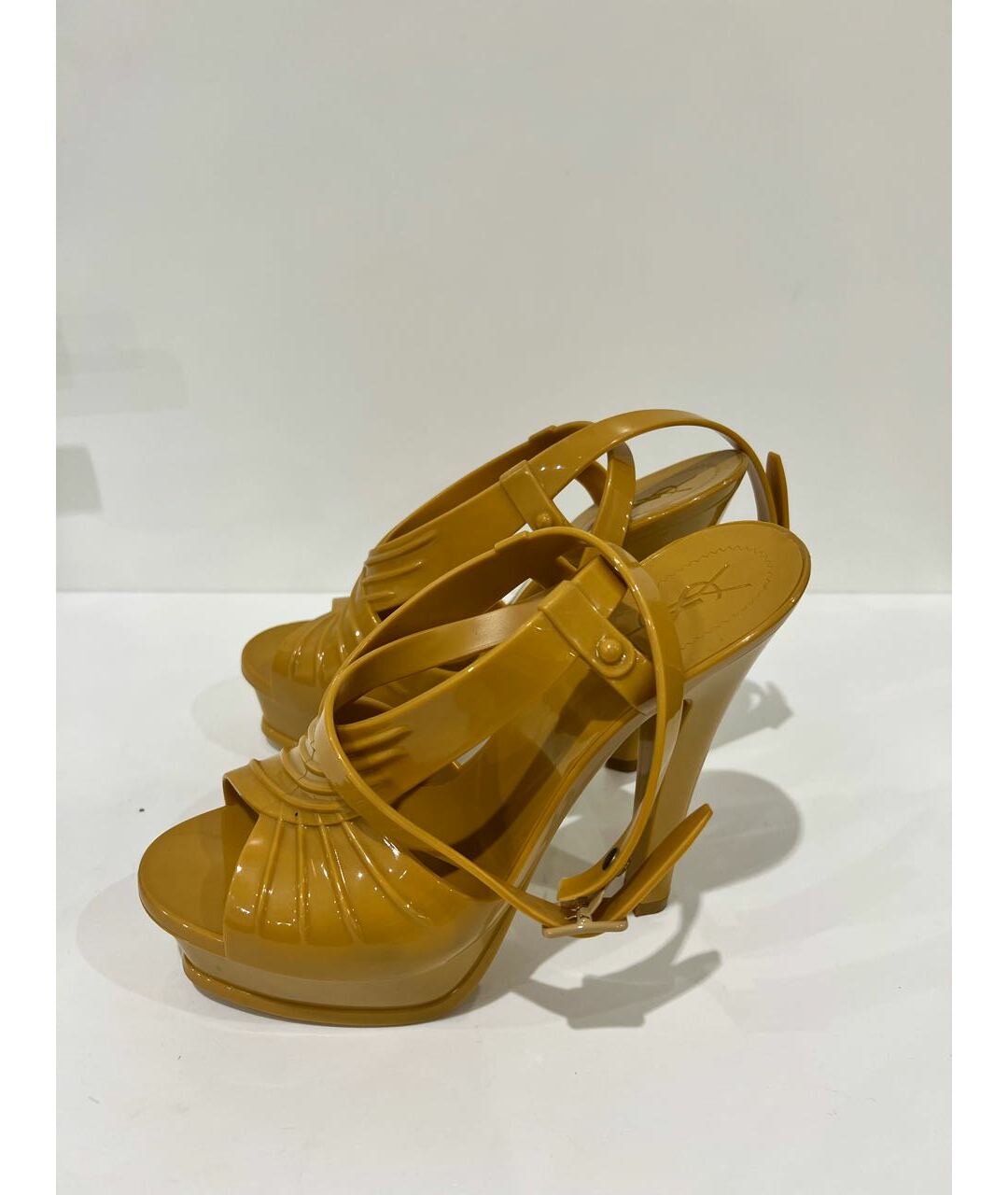 SAINT LAURENT Желтые резиновые босоножки, фото 2