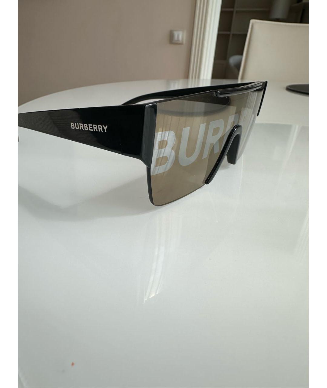BURBERRY Черные пластиковые солнцезащитные очки, фото 3