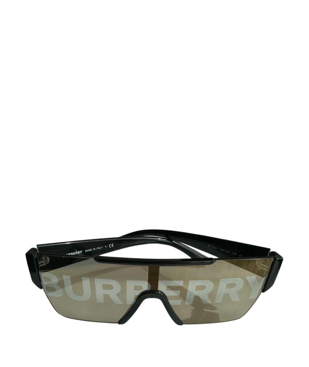 BURBERRY Черные пластиковые солнцезащитные очки, фото 1