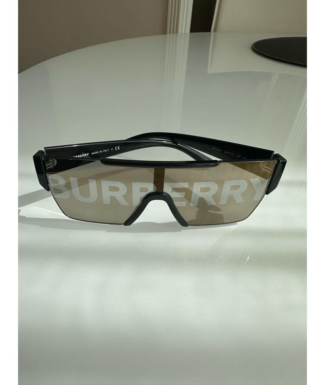 BURBERRY Черные пластиковые солнцезащитные очки, фото 6
