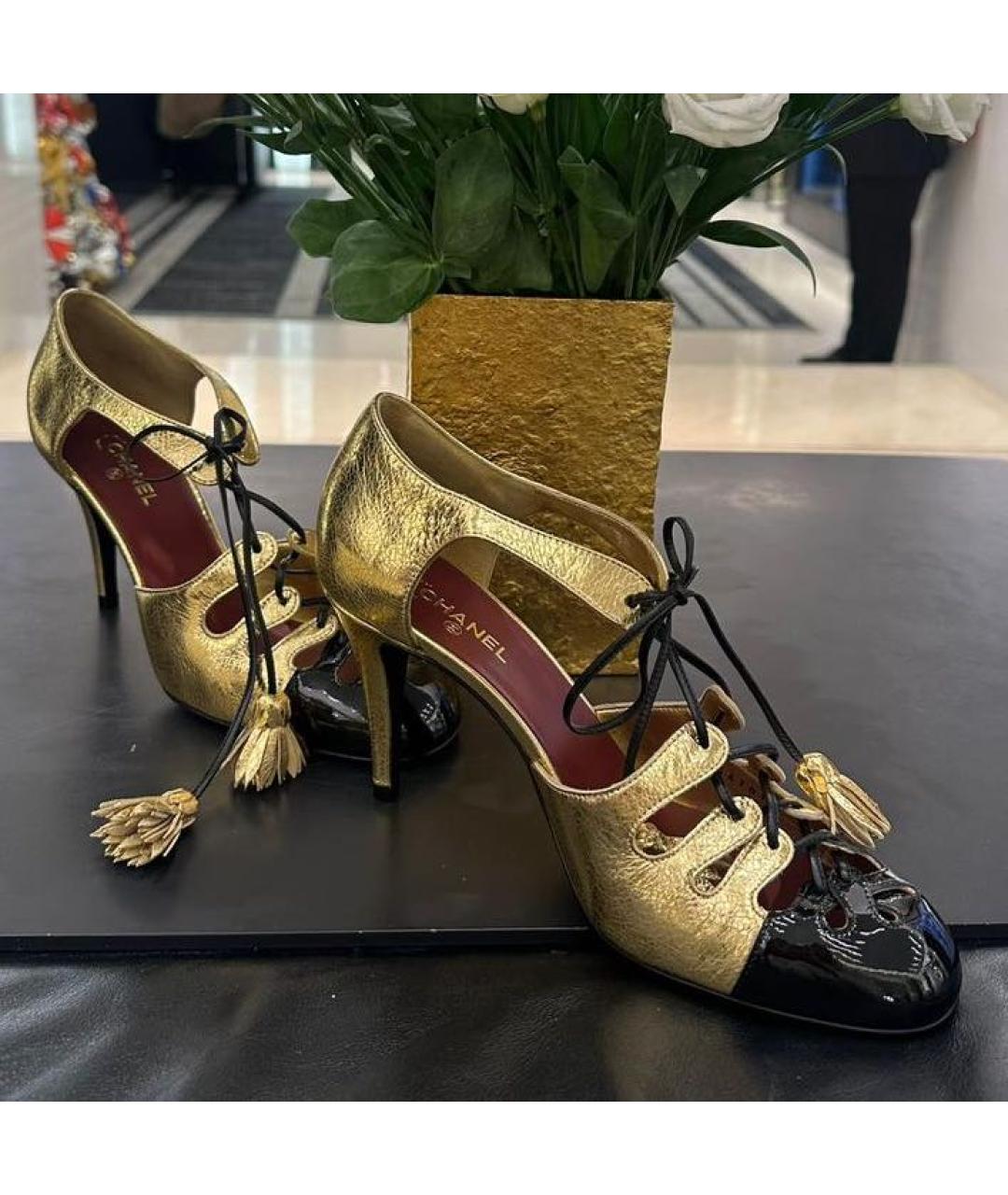 CHANEL Золотые кожаные туфли, фото 2