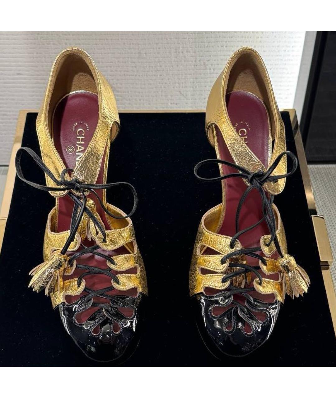 CHANEL Золотые кожаные туфли, фото 3