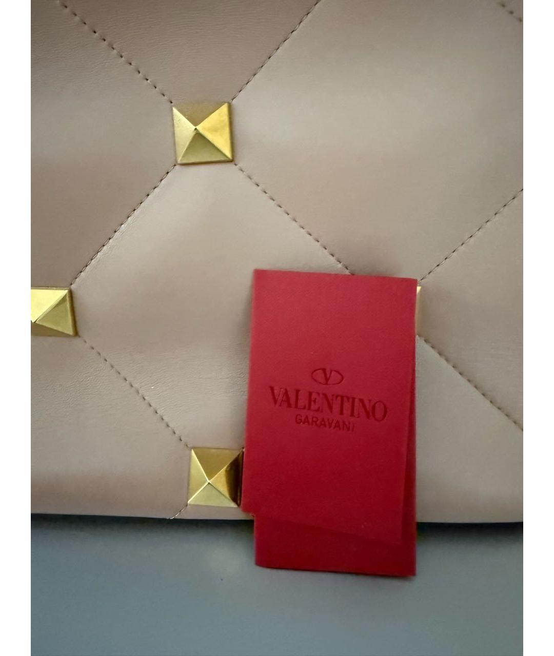 VALENTINO Бежевая кожаная сумка с короткими ручками, фото 5