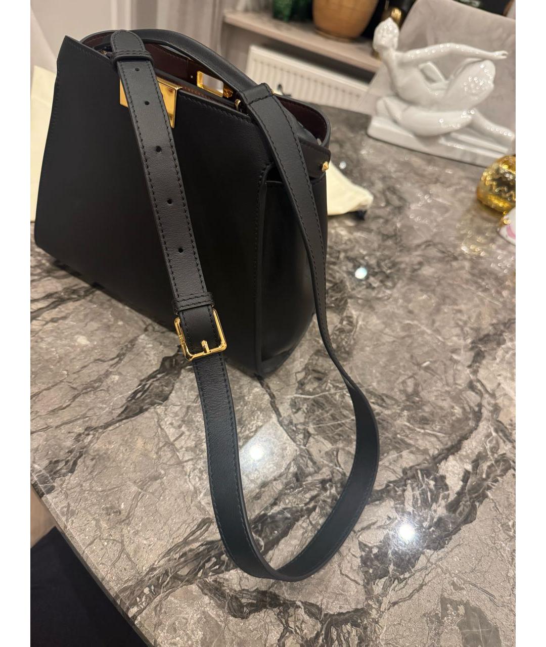 FENDI Черная кожаная сумка с короткими ручками, фото 5