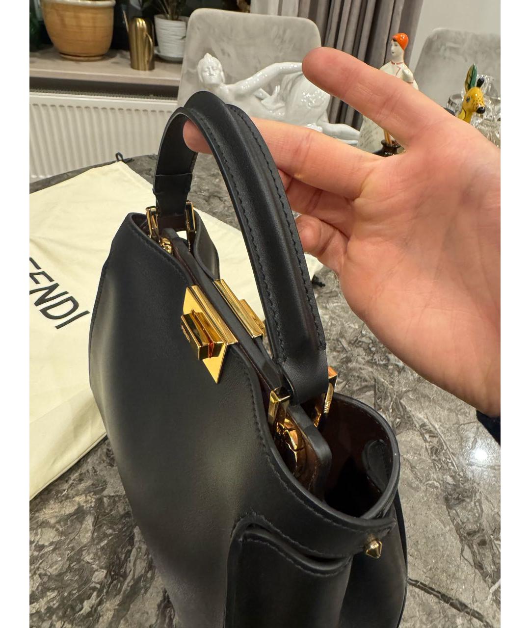 FENDI Черная кожаная сумка с короткими ручками, фото 3