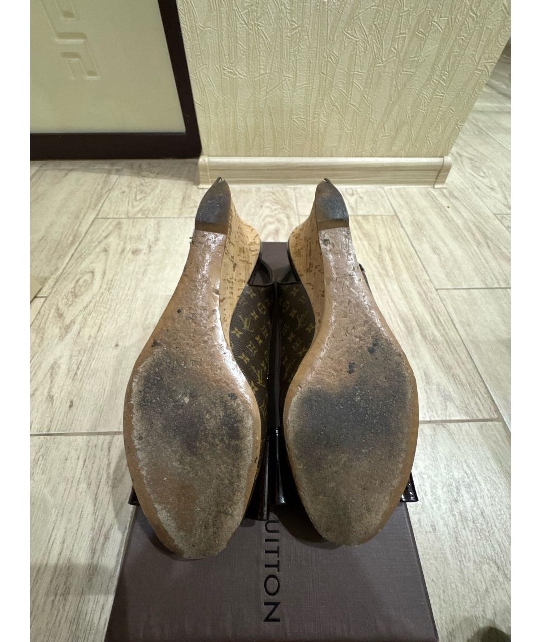 LOUIS VUITTON Коричневые кожаные босоножки, фото 4