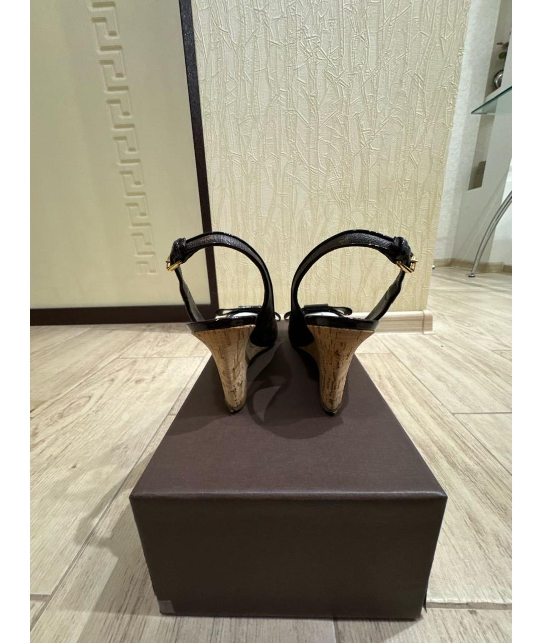 LOUIS VUITTON Коричневые кожаные босоножки, фото 3