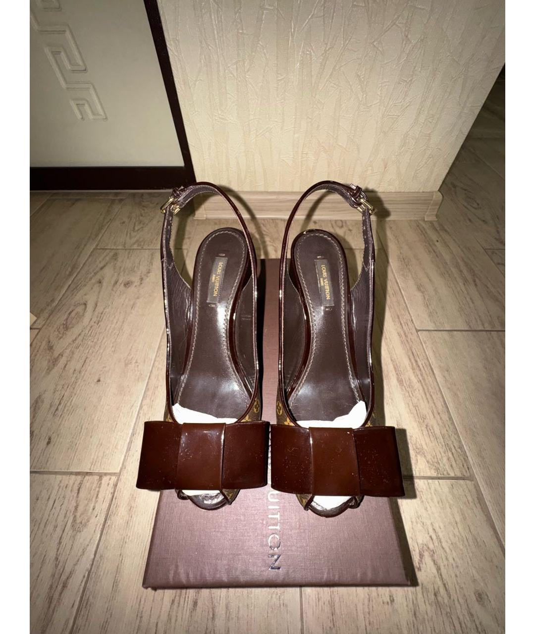 LOUIS VUITTON Коричневые кожаные босоножки, фото 2