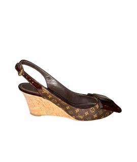 LOUIS VUITTON Босоножки