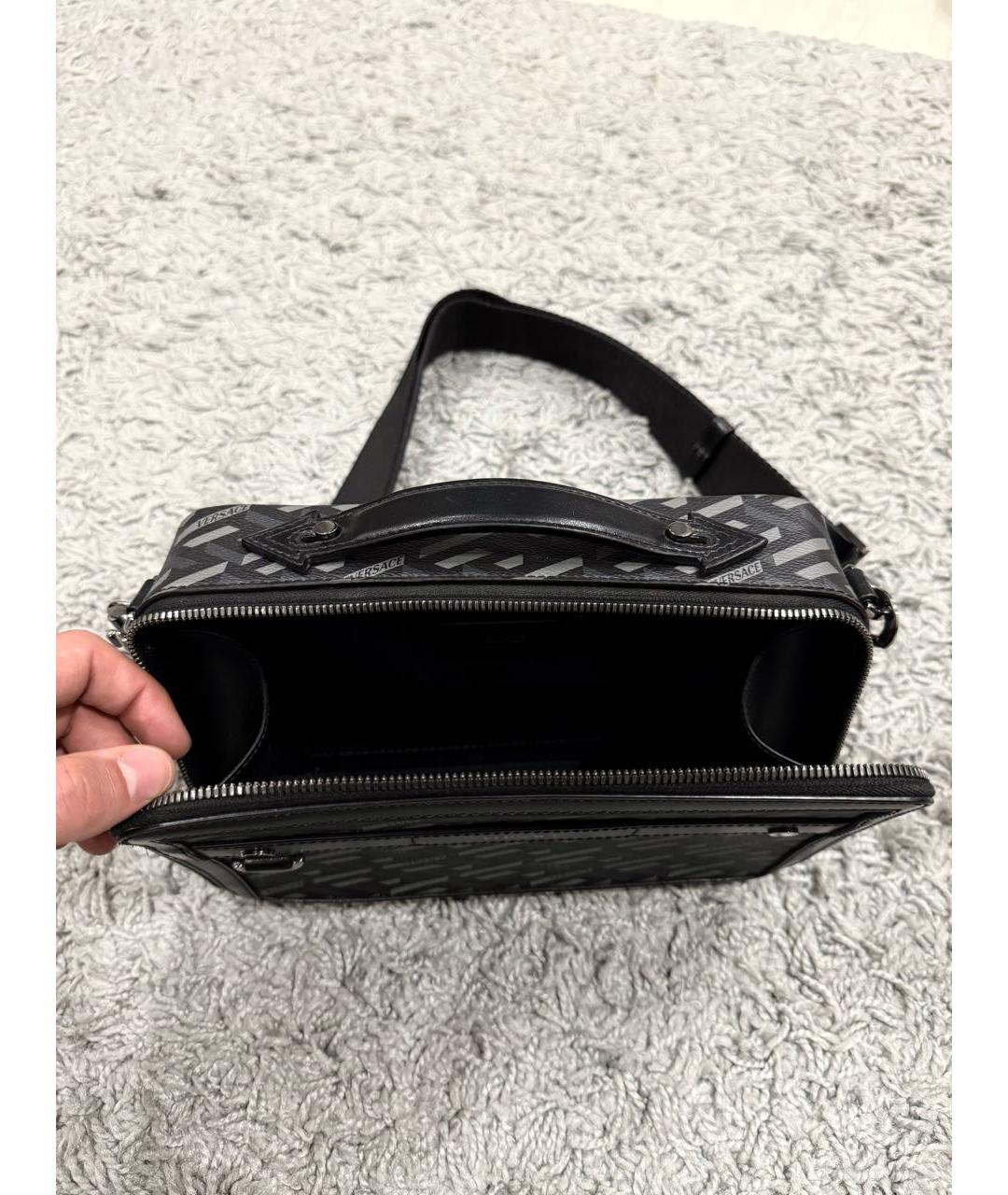 VERSACE Черная кожаная сумка на плечо, фото 3