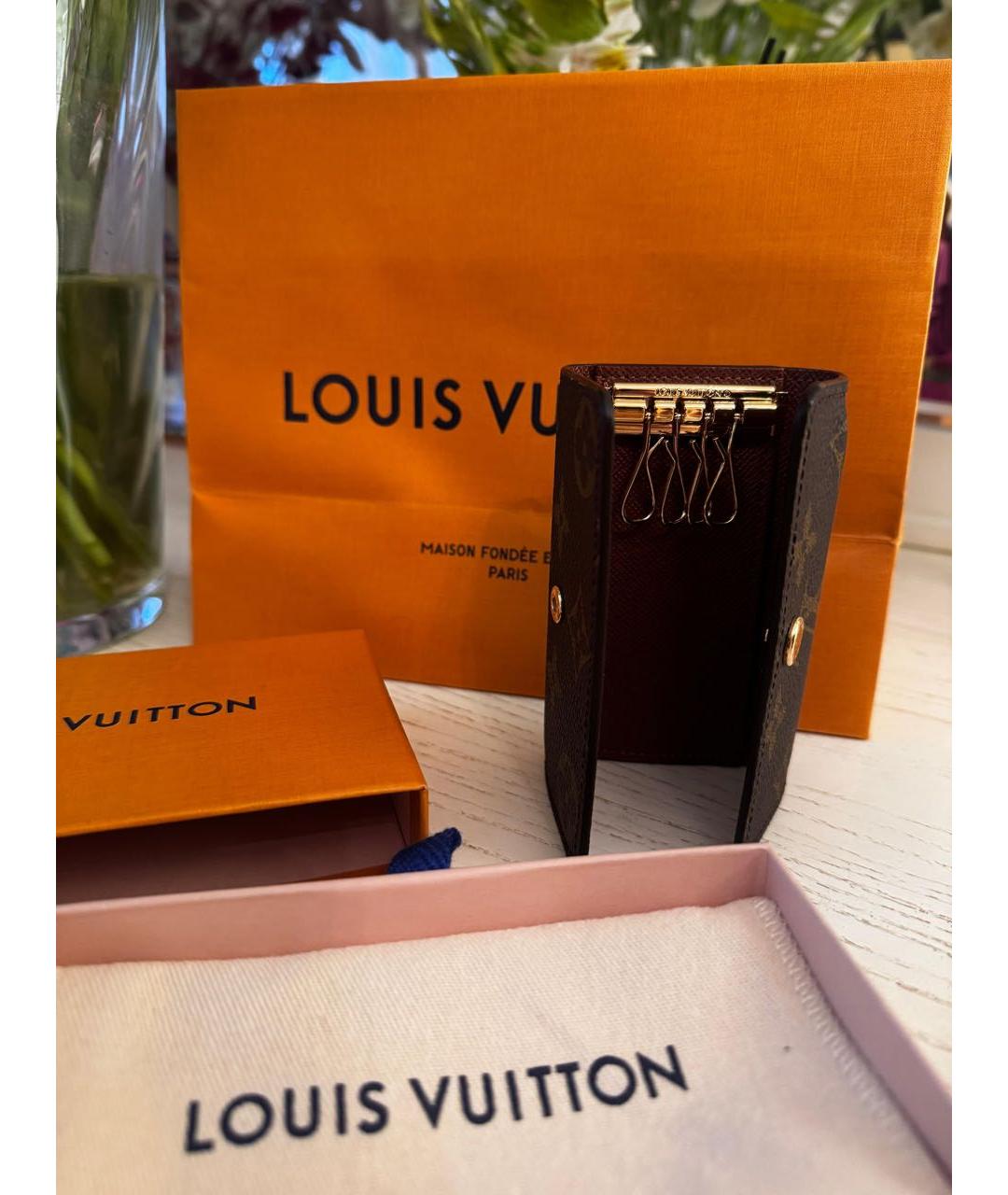 LOUIS VUITTON Коричневая ключница, фото 2