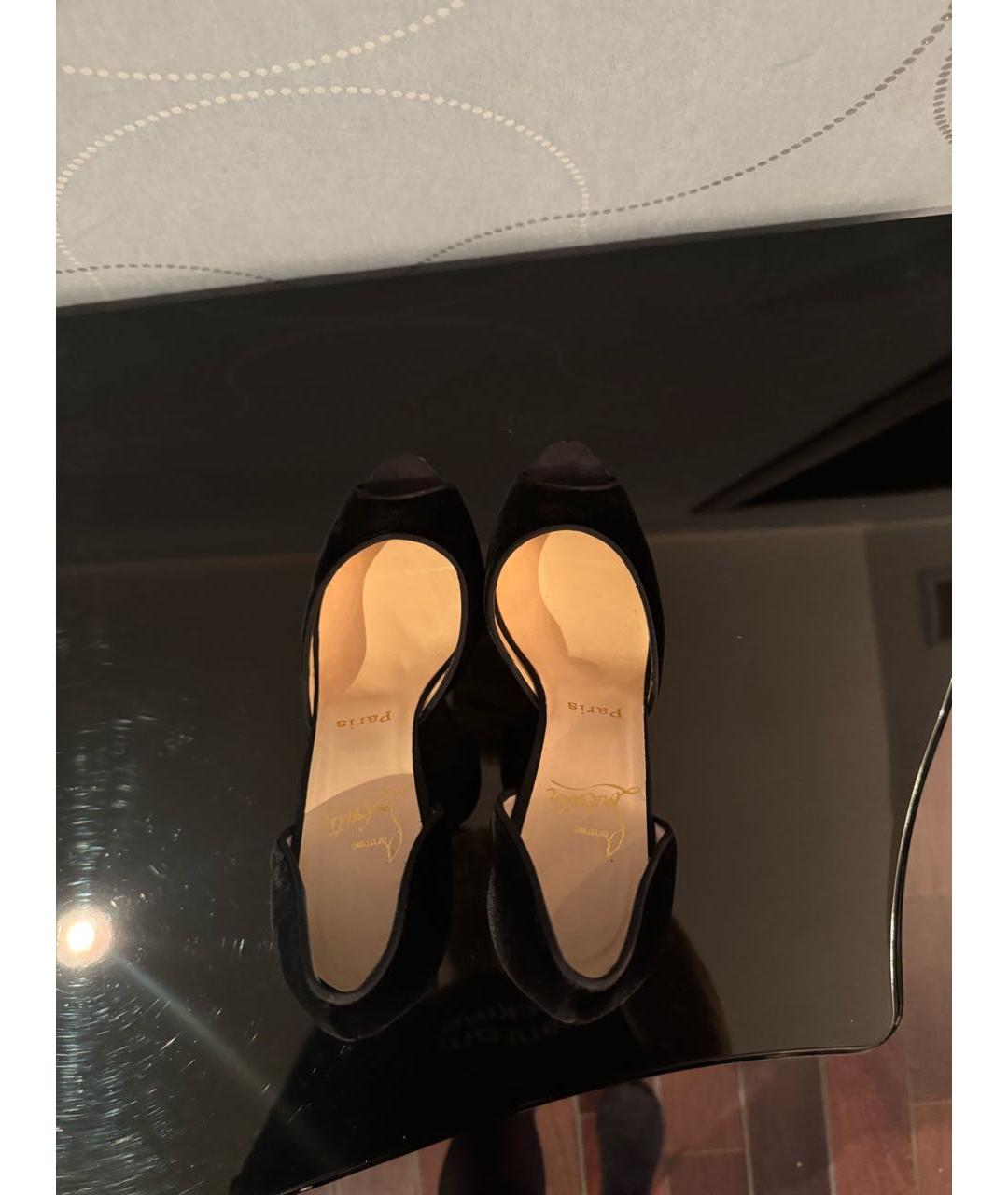 CHRISTIAN LOUBOUTIN Черные бархатные босоножки, фото 3