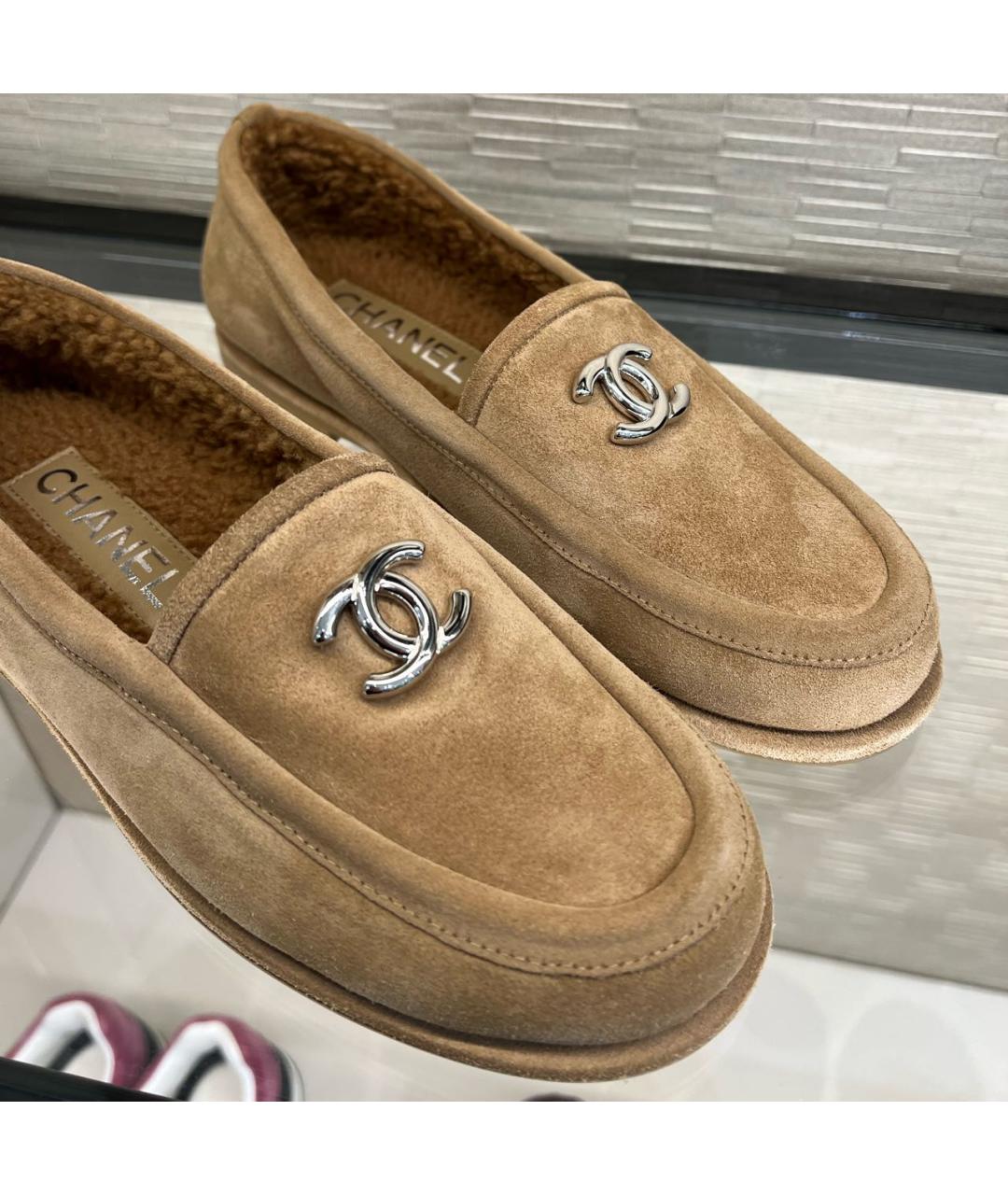 CHANEL Бежевые замшевые лоферы, фото 2