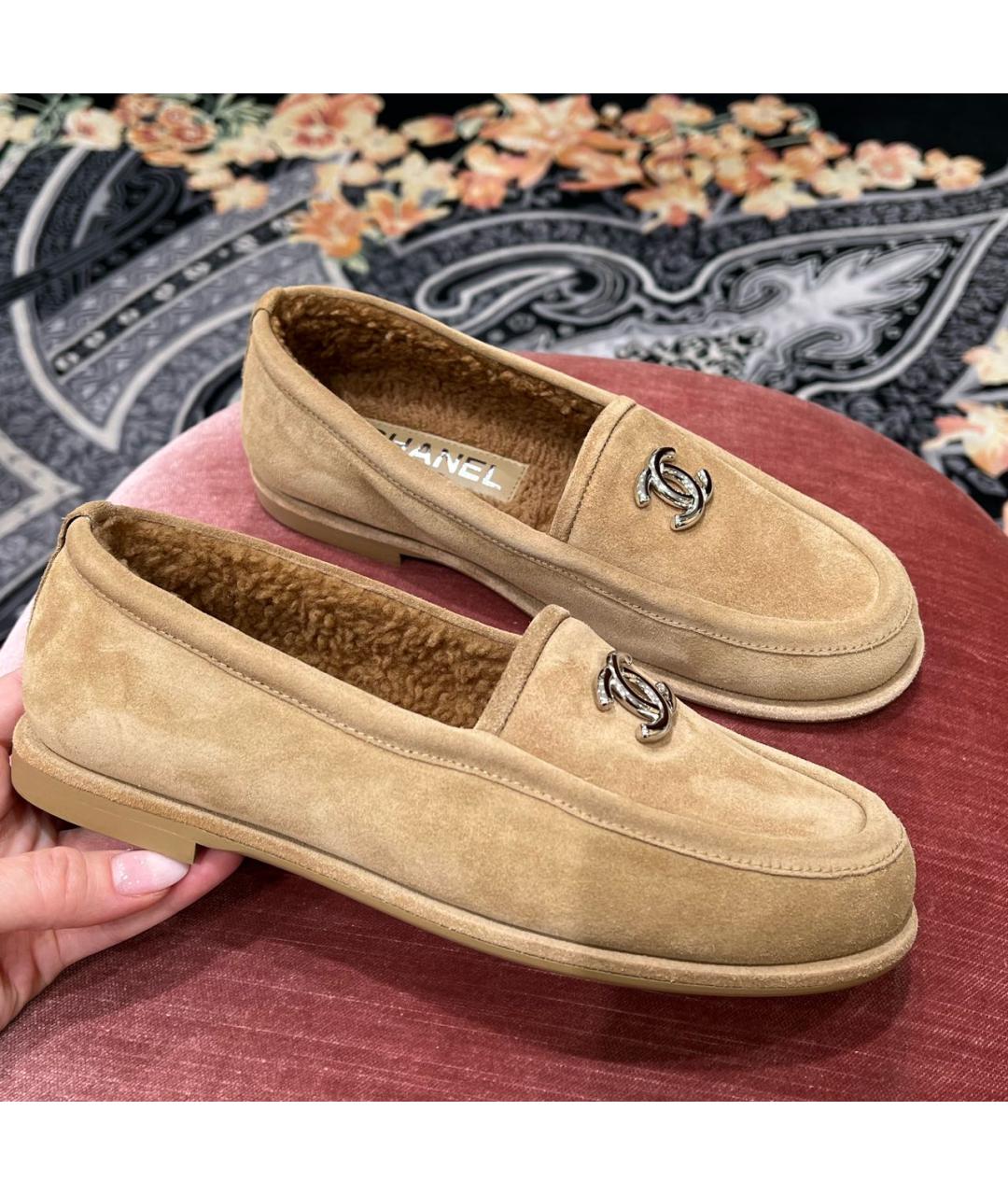 CHANEL Бежевые замшевые лоферы, фото 3