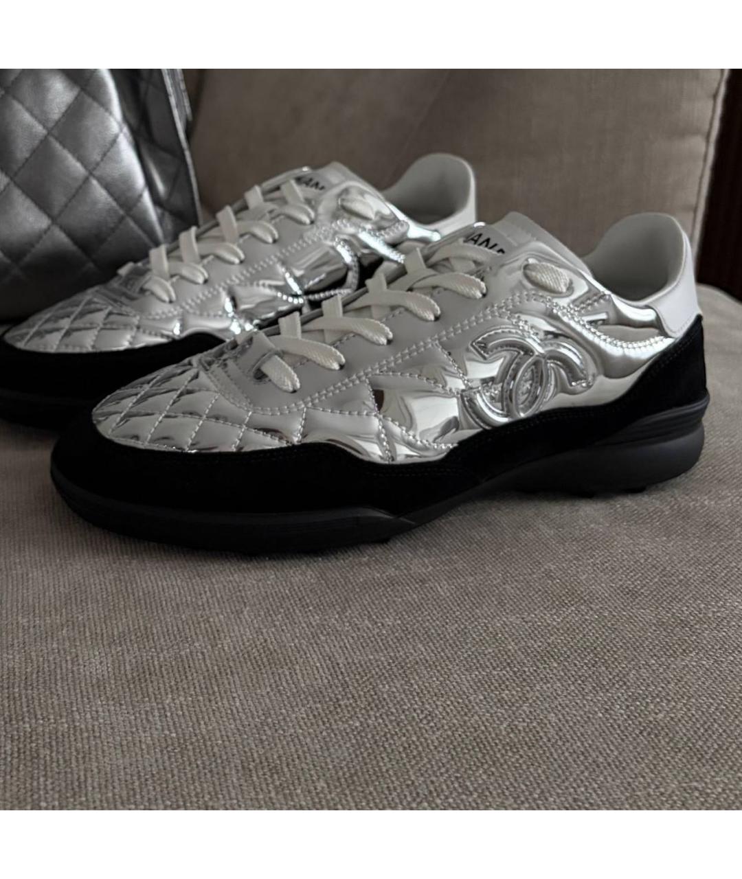 CHANEL Серебряные кеды из искусственной кожи, фото 4