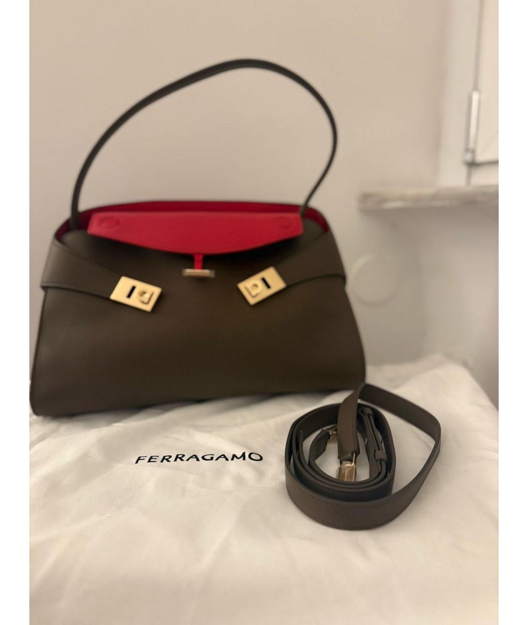 FERRAGAMO Коричневая кожаная сумка с короткими ручками, фото 5