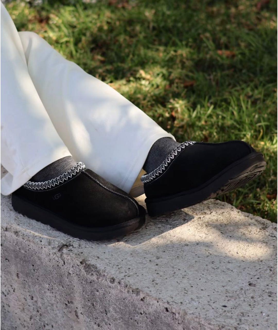 UGG AUSTRALIA Черные замшевые мюли, фото 6