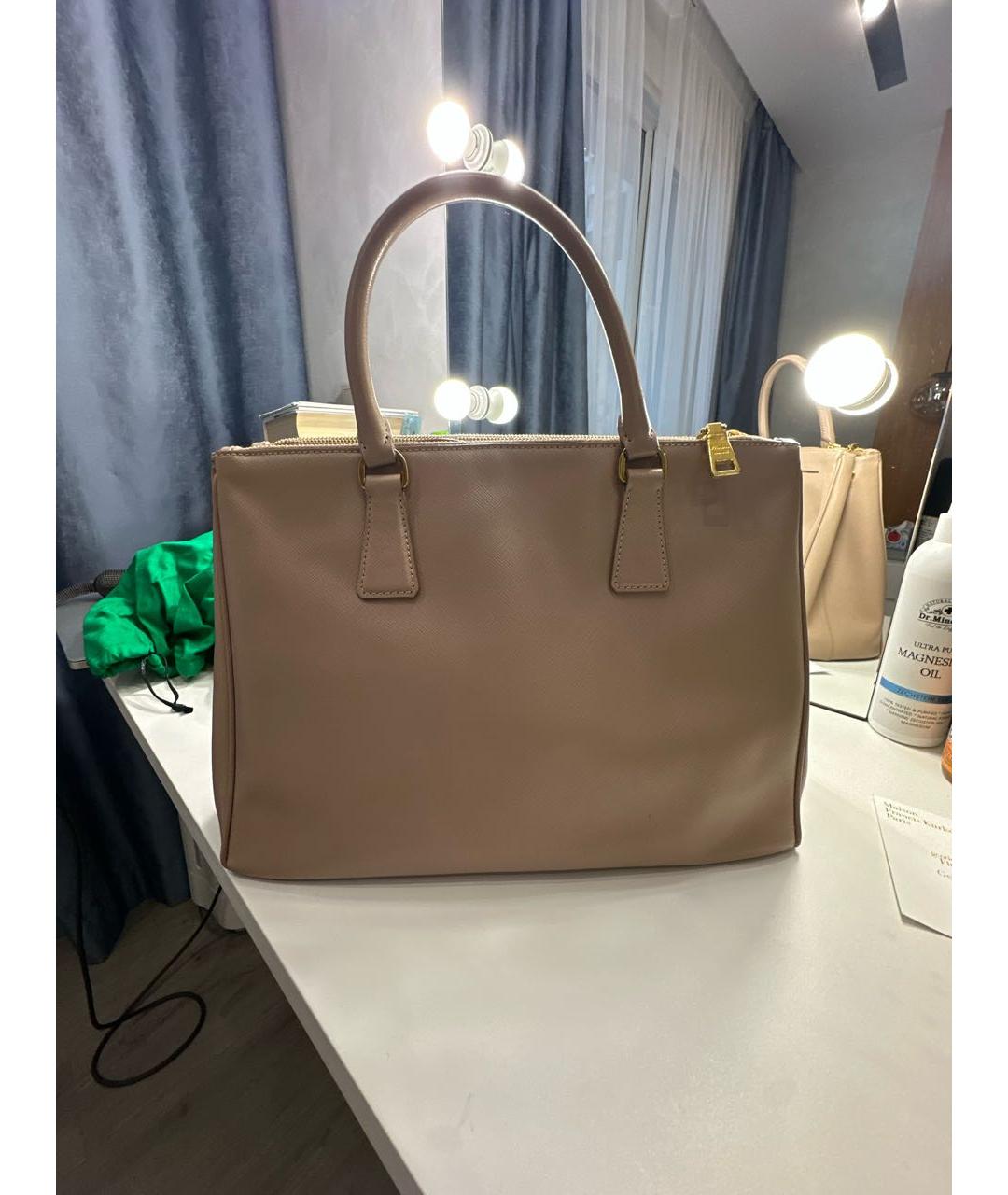 PRADA Бежевая кожаная сумка с короткими ручками, фото 2