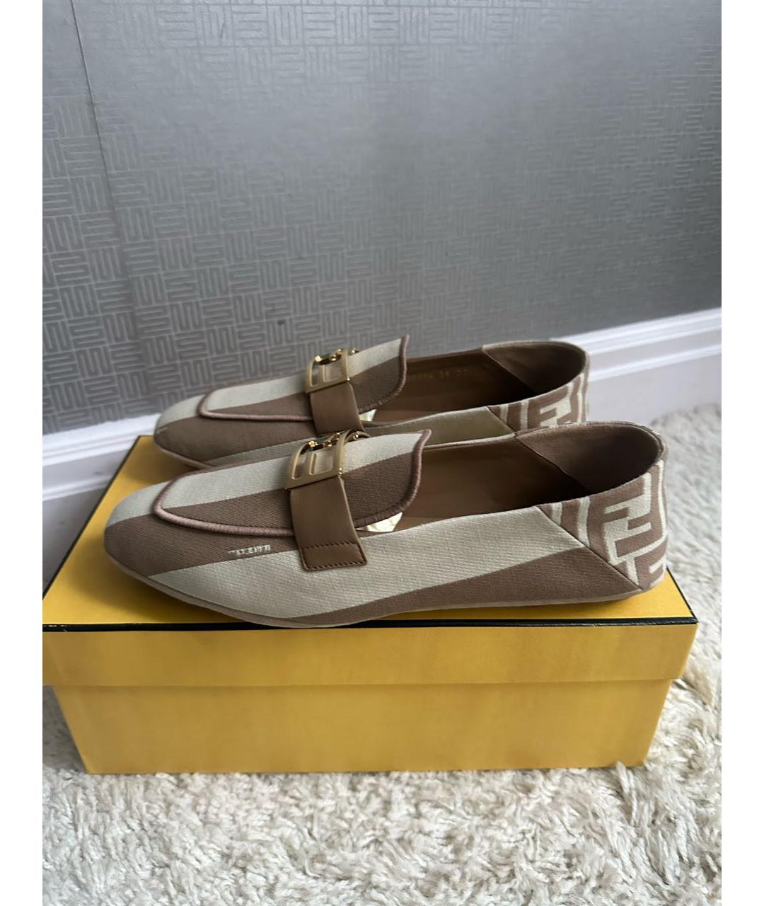 FENDI Бежевые текстильные лоферы, фото 6