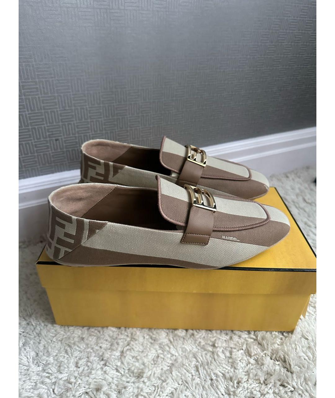 FENDI Бежевые текстильные лоферы, фото 2