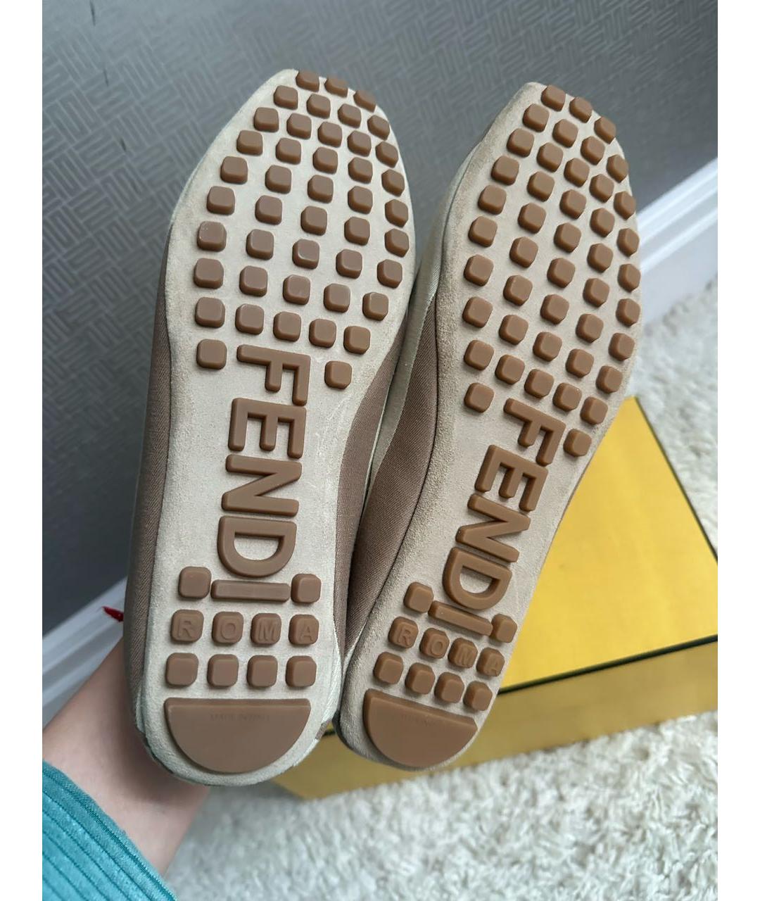 FENDI Бежевые текстильные лоферы, фото 5