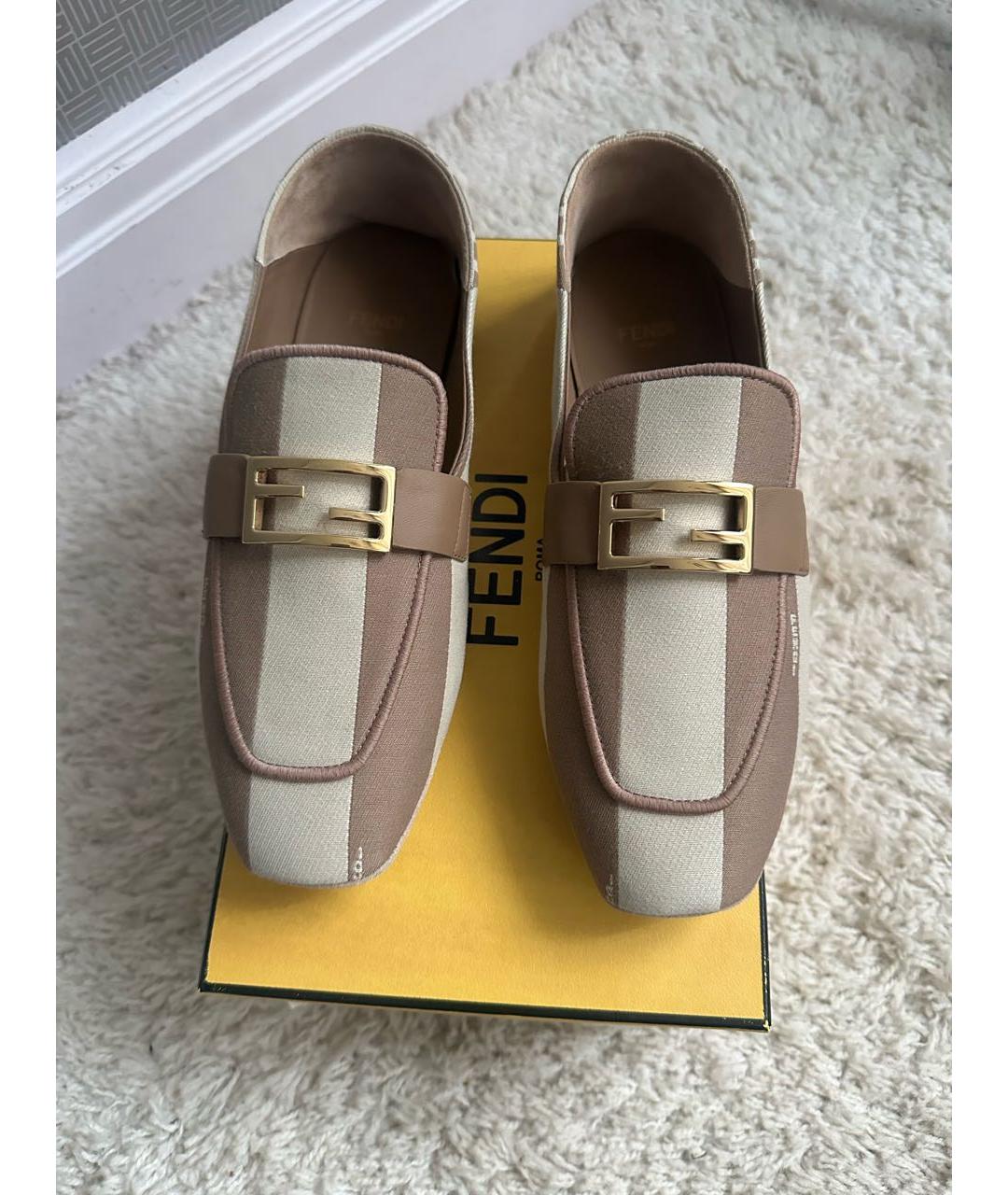 FENDI Бежевые текстильные лоферы, фото 3