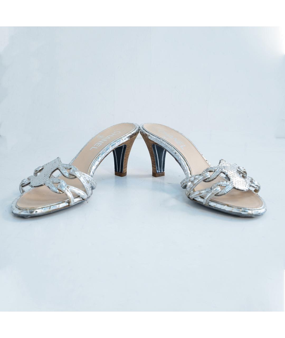 CHANEL Серебряные кожаные босоножки, фото 4