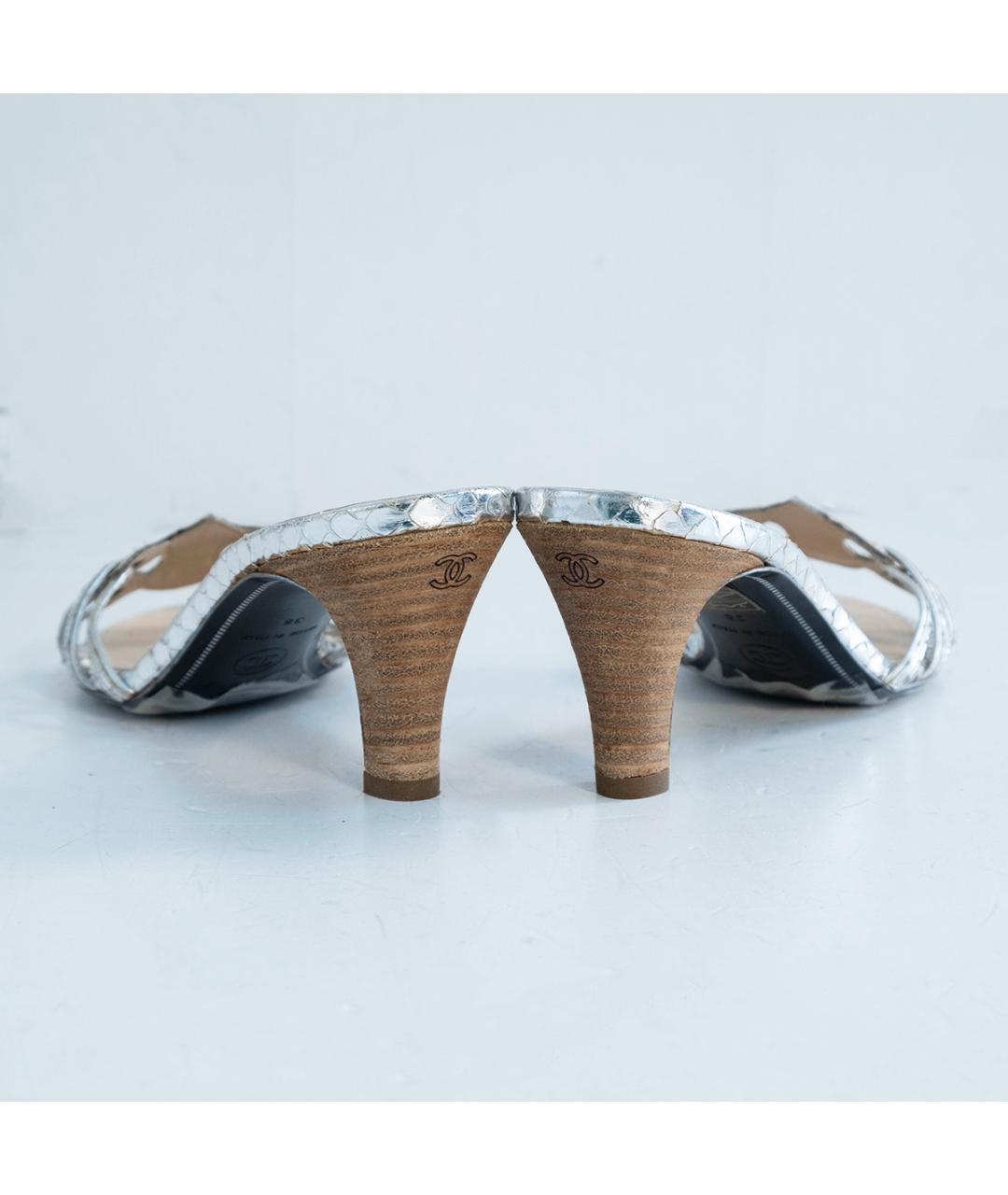 CHANEL Серебряные кожаные босоножки, фото 5