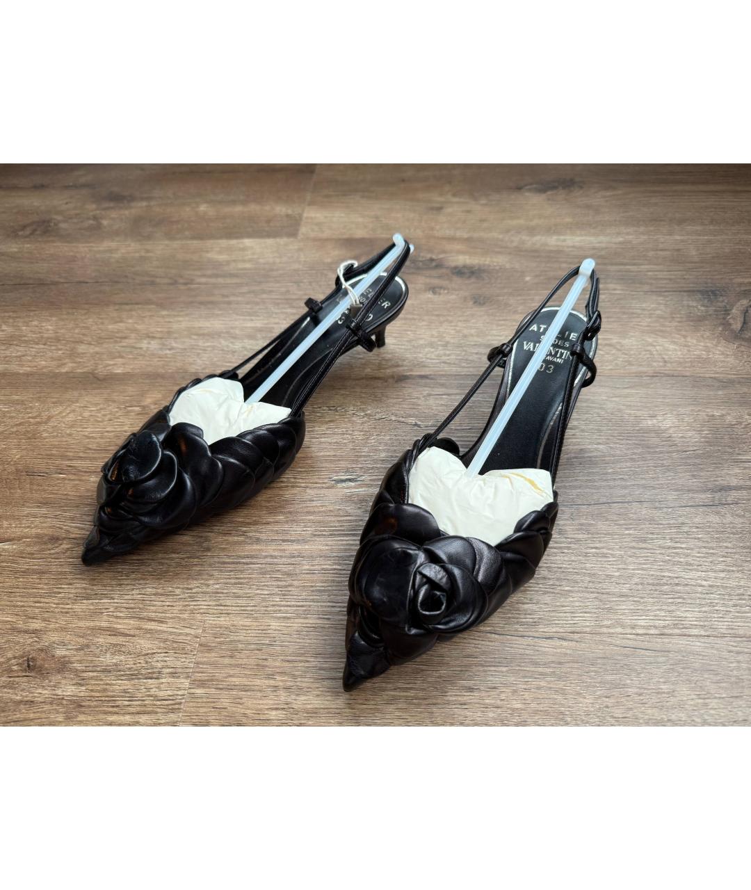 VALENTINO Черные кожаные лодочки на низком каблуке, фото 6