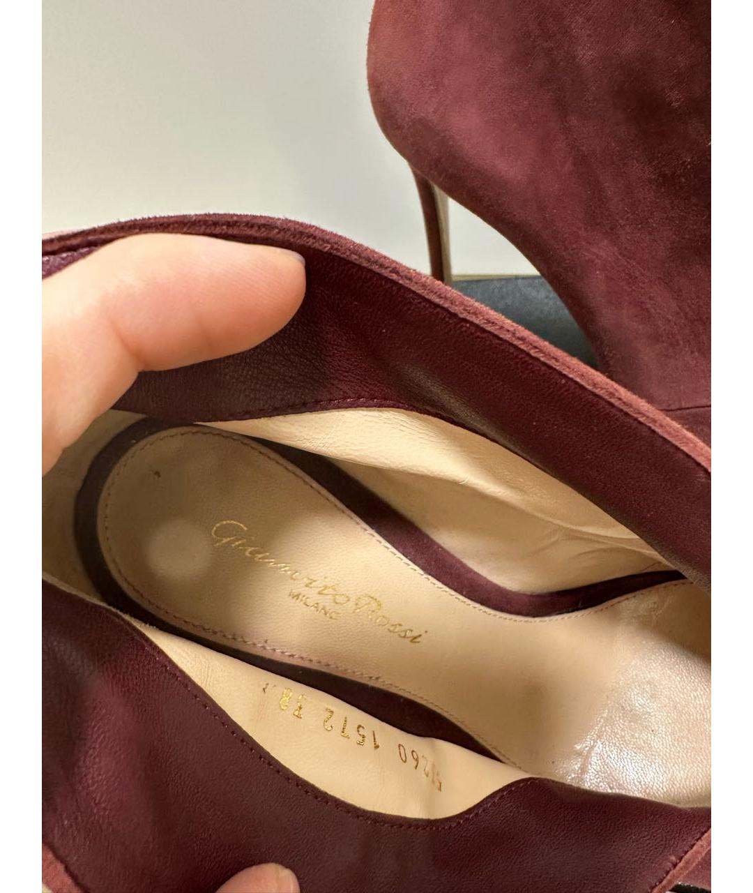 GIANVITO ROSSI Бордовые замшевые ботильоны, фото 3