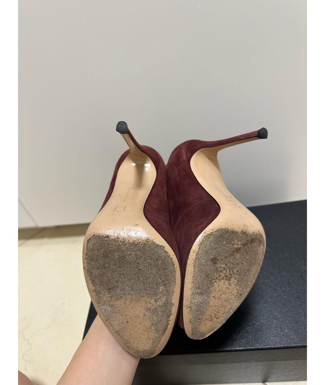 GIANVITO ROSSI Бордовые замшевые ботильоны, фото 6