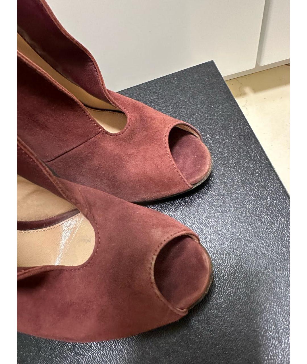 GIANVITO ROSSI Бордовые замшевые ботильоны, фото 4