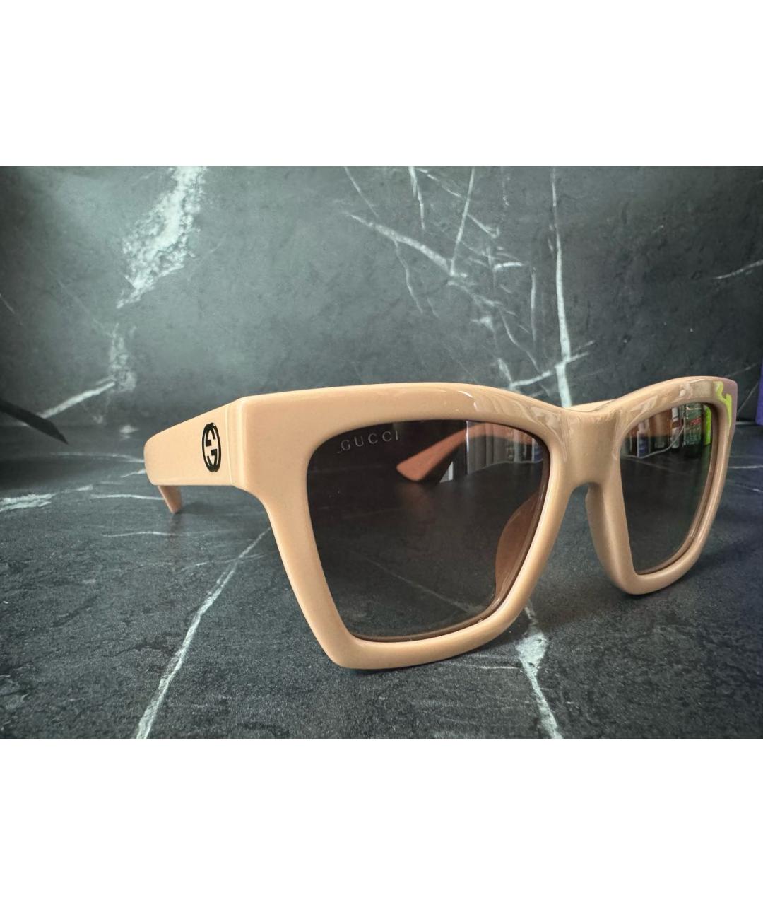 GUCCI Бежевые пластиковые солнцезащитные очки, фото 2