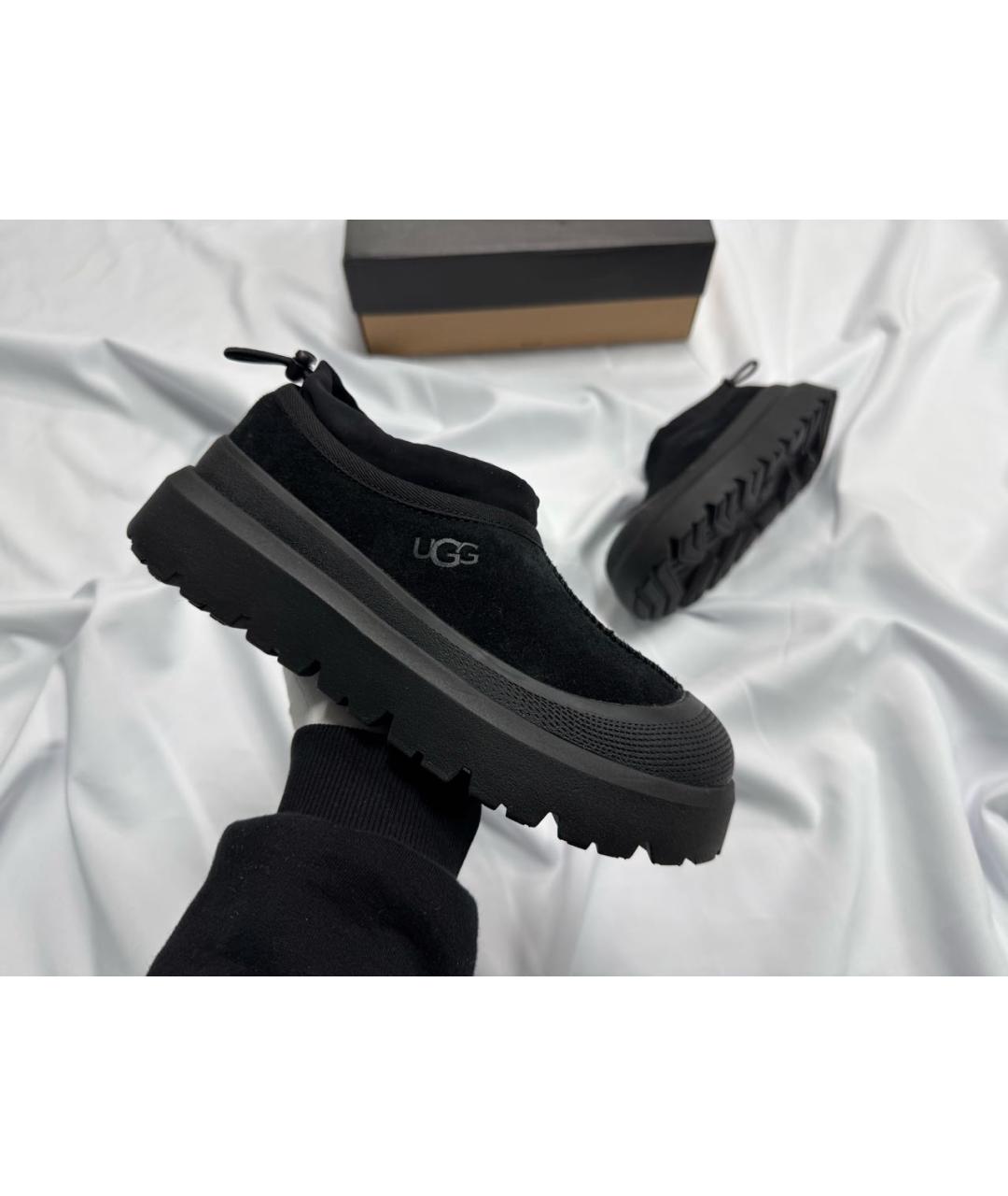 UGG AUSTRALIA Черные замшевые низкие ботинки, фото 2