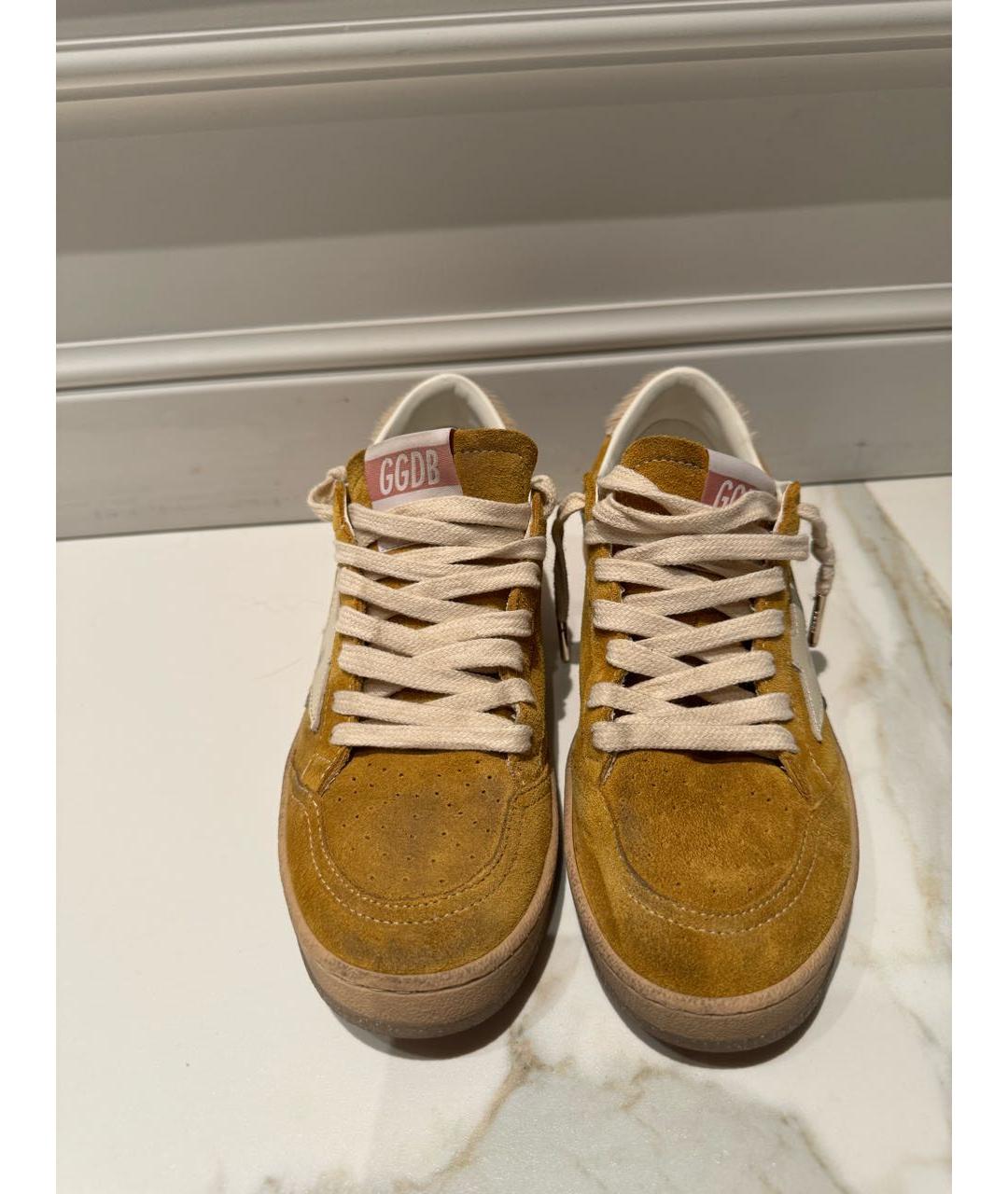 GOLDEN GOOSE DELUXE BRAND Горчичные замшевые кроссовки, фото 2