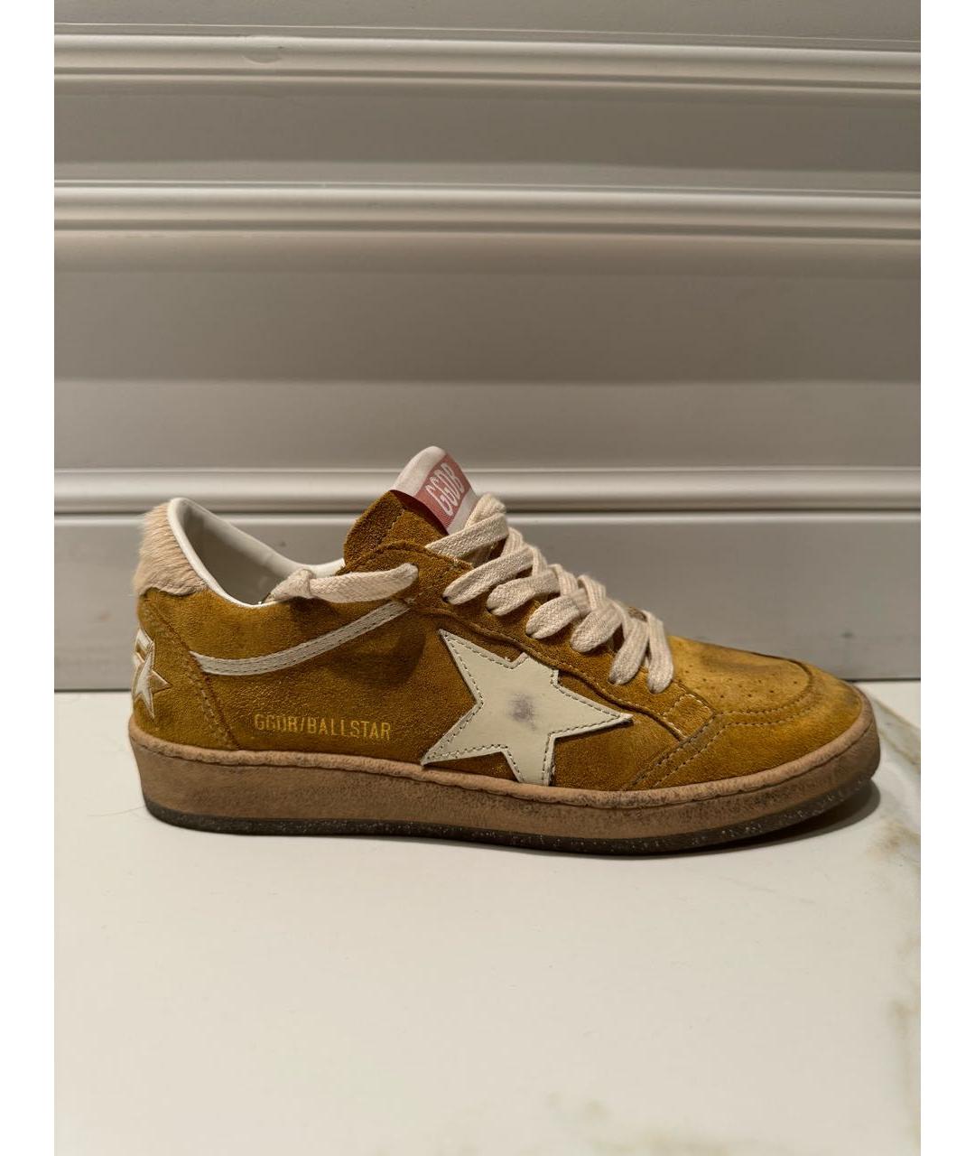 GOLDEN GOOSE DELUXE BRAND Горчичные замшевые кроссовки, фото 9