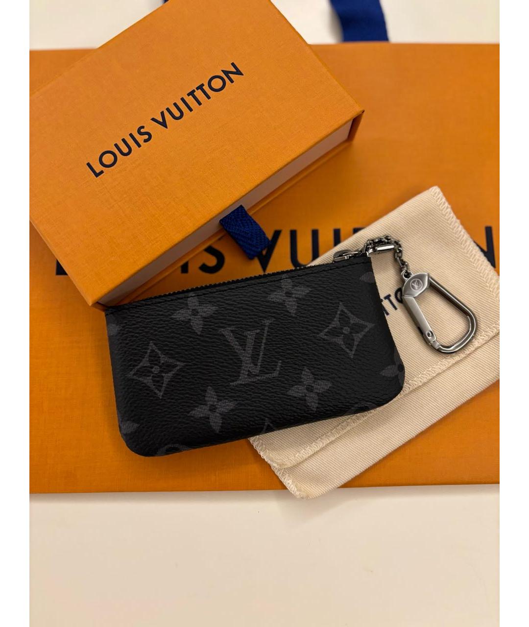 LOUIS VUITTON Серая ключница, фото 5