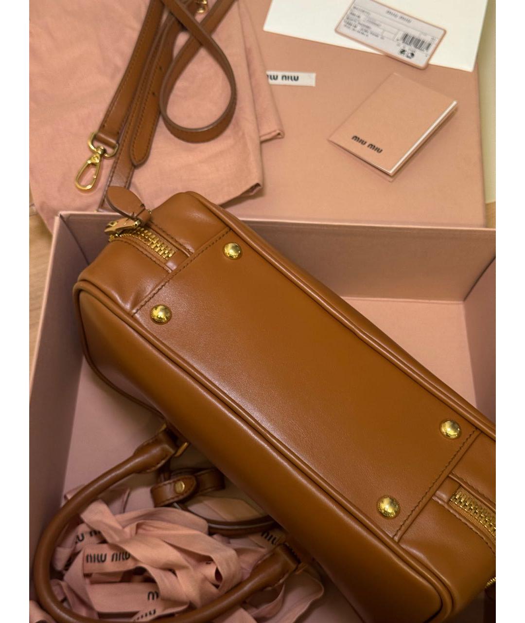 MIU MIU Коричневая кожаная сумка с короткими ручками, фото 4