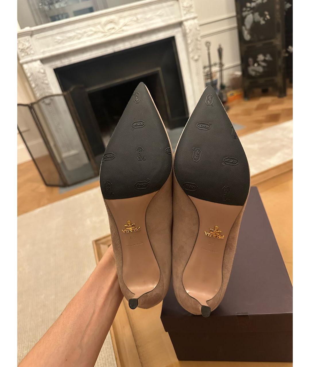 PRADA Бежевые замшевые туфли, фото 4