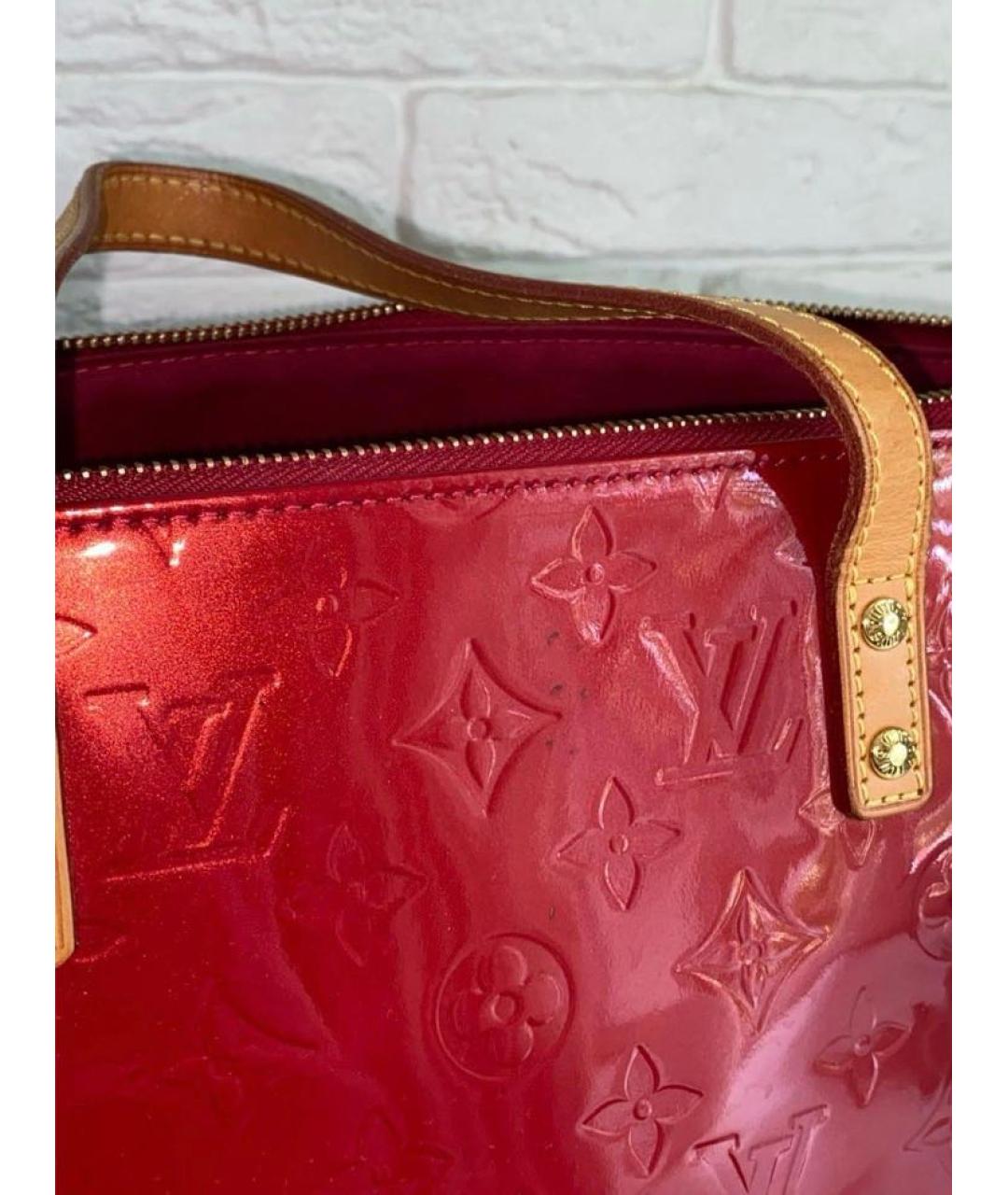 LOUIS VUITTON Красная сумка с короткими ручками из лакированной кожи, фото 6