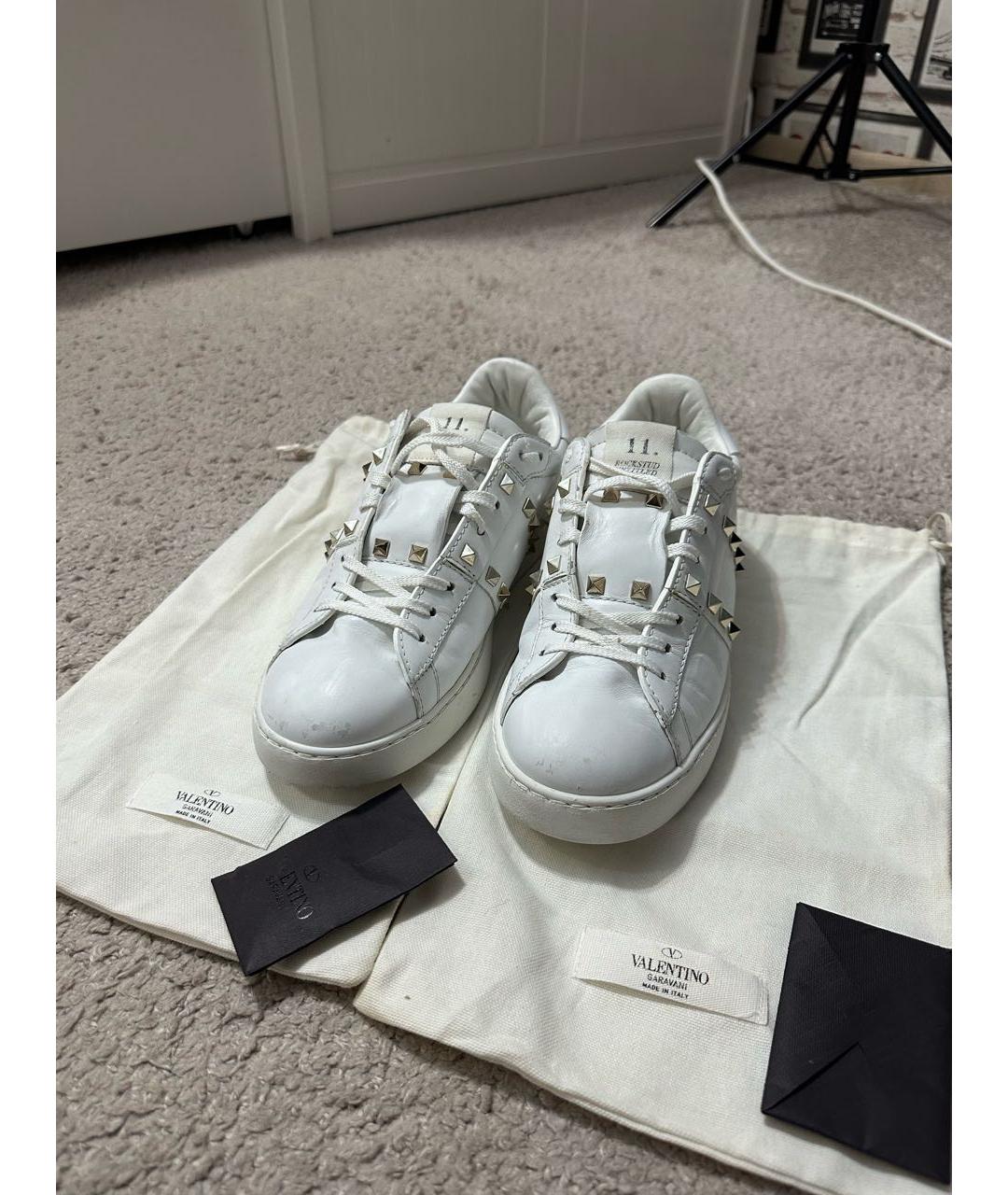 VALENTINO Белые кожаные низкие кроссовки / кеды, фото 2