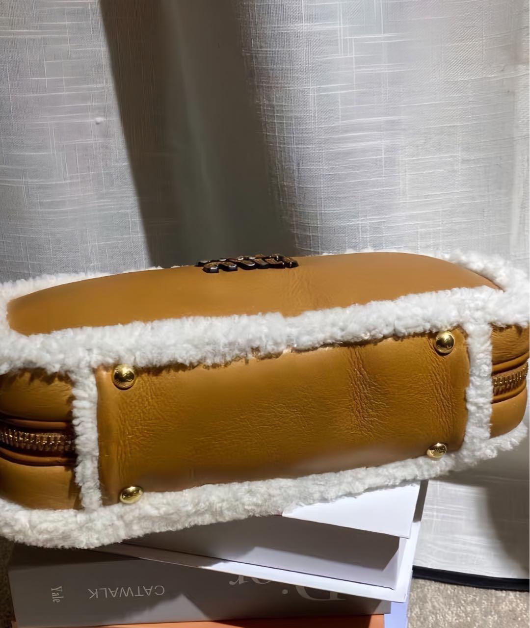 MIU MIU Коричневая кожаная сумка с короткими ручками, фото 5