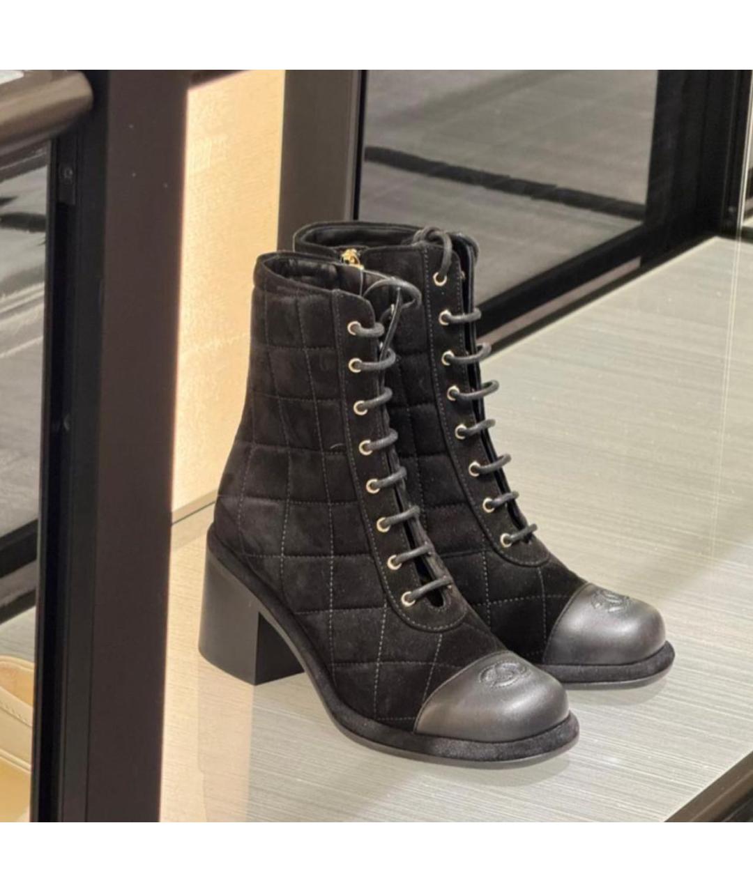 CHANEL Черные замшевые ботинки, фото 2