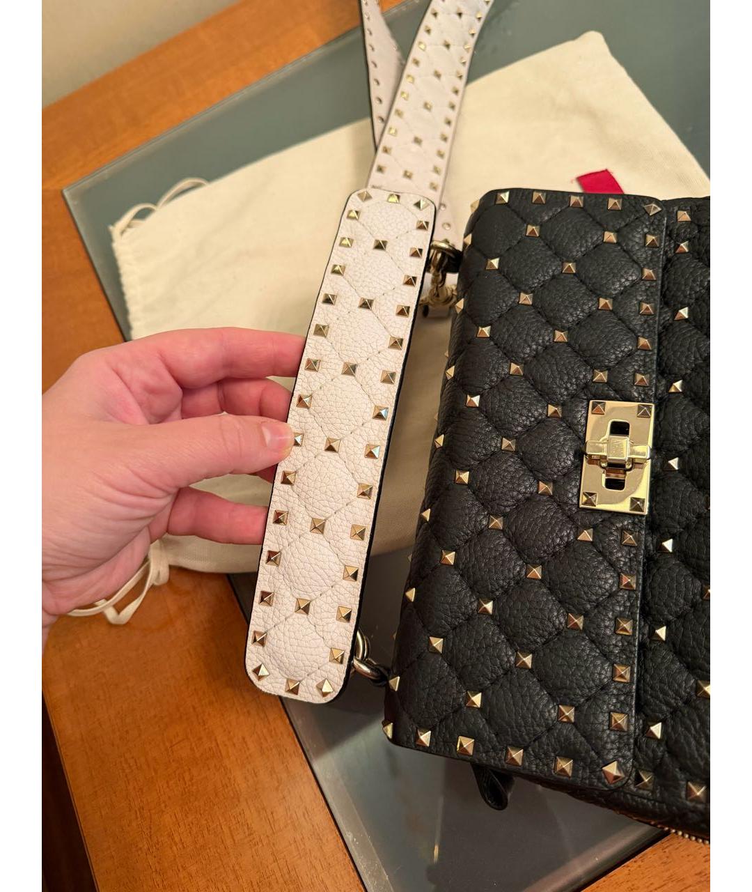 VALENTINO Черная кожаная сумка через плечо, фото 3