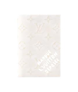 LOUIS VUITTON Обложка/футляр
