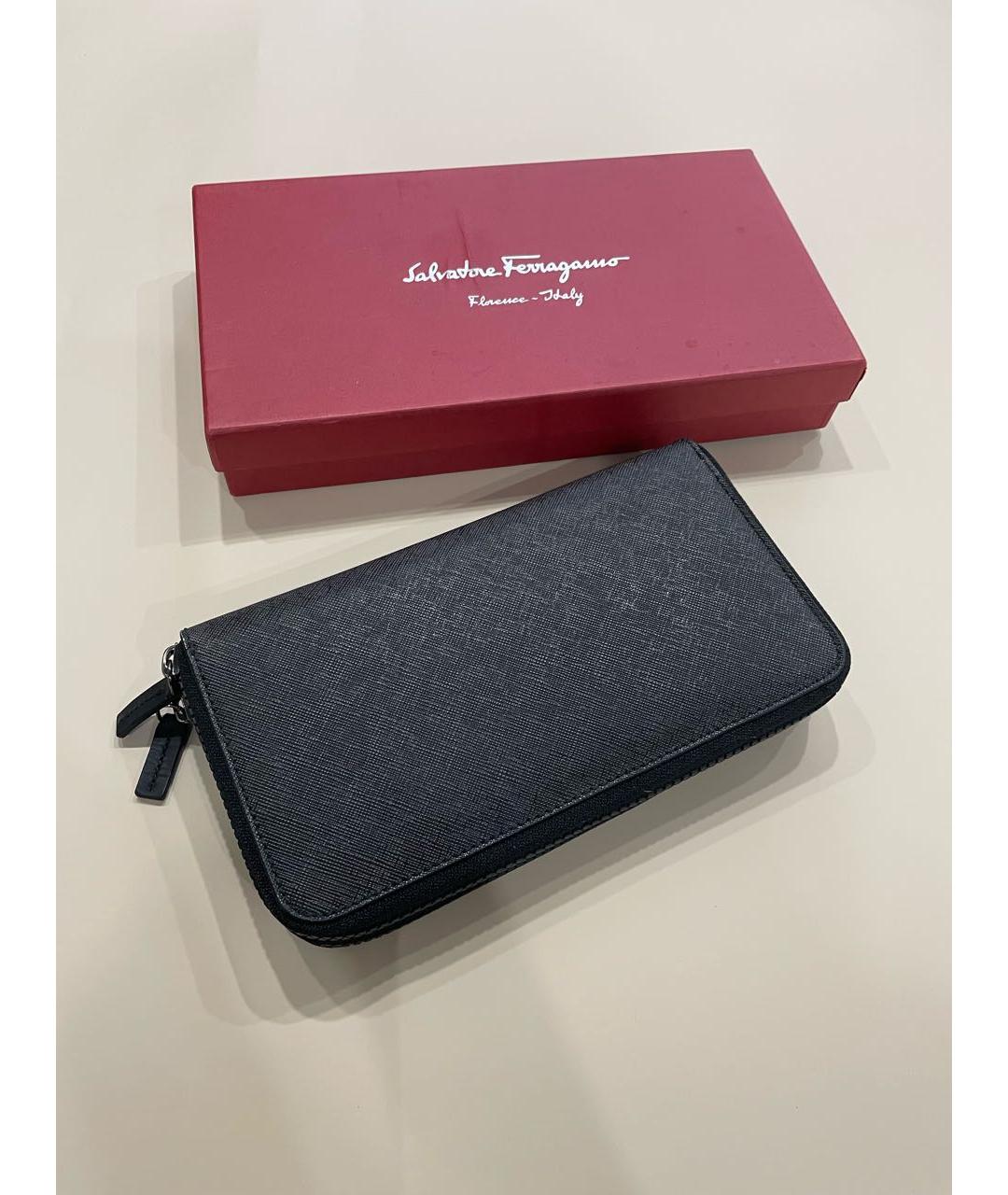 FERRAGAMO Серая кожаная барсетка, фото 3