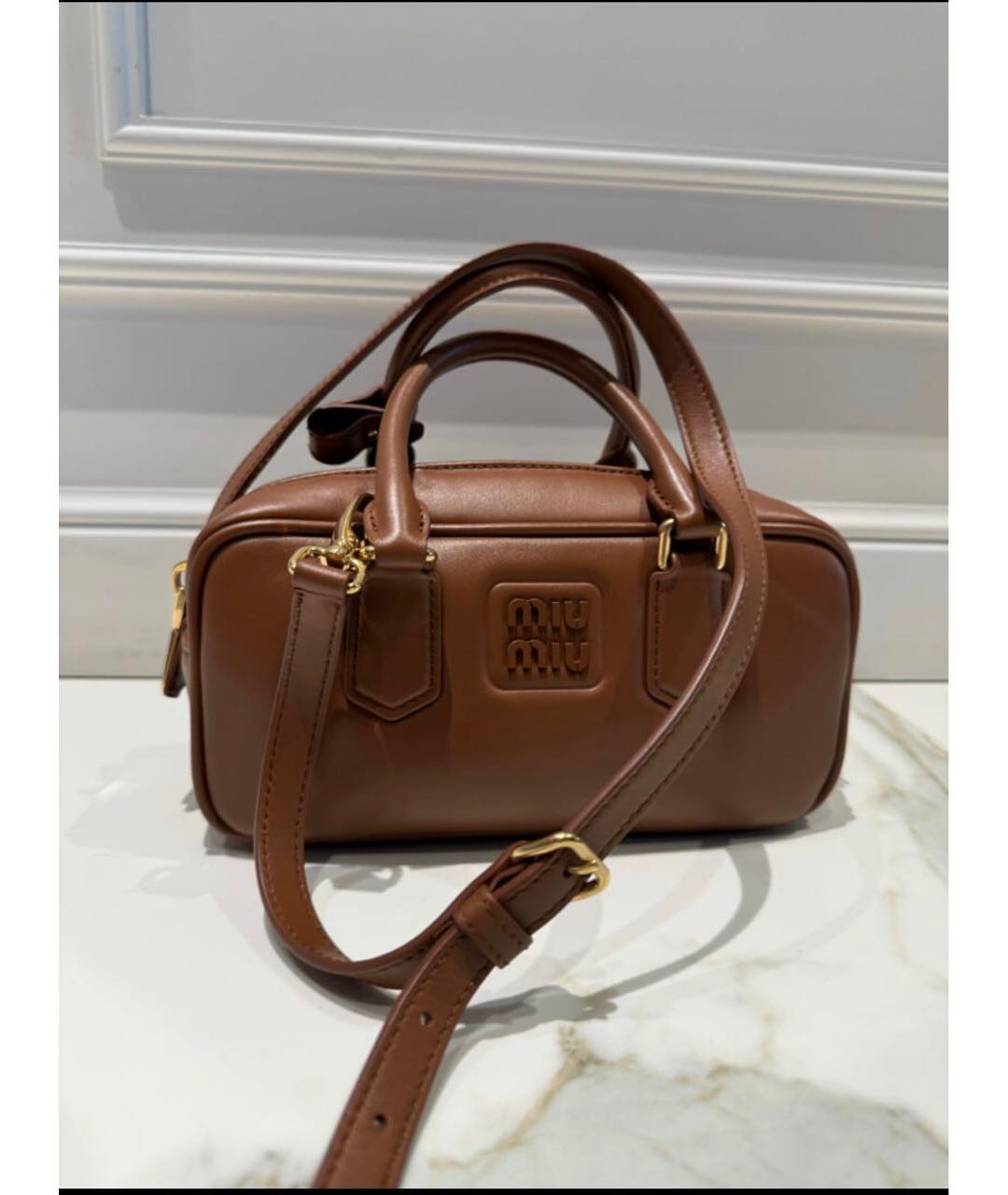 MIU MIU Коричневая кожаная сумка через плечо, фото 2
