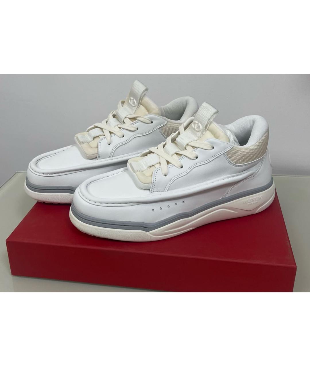 VALENTINO Белые кожаные низкие кроссовки / кеды, фото 3