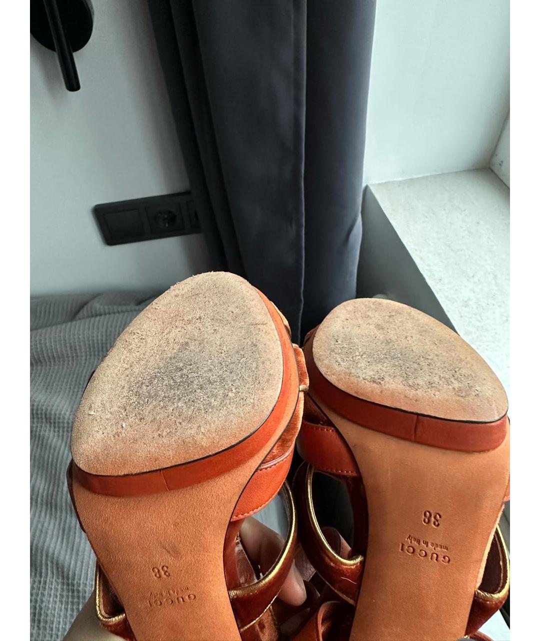 GUCCI Оранжевое бархатные босоножки, фото 5
